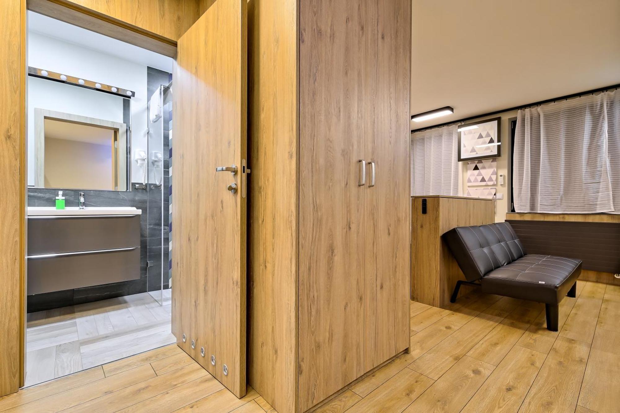 Inpoint Apartments G15 Near Old Town & Kazimierz District & Parking Option Краків Номер фото